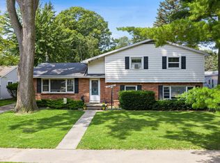1054 Virginia Ave, Marysville, MI 48040
