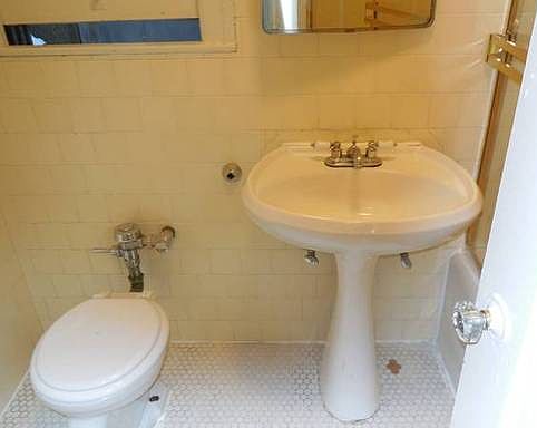 5th image of 610 E 19th St APT 204