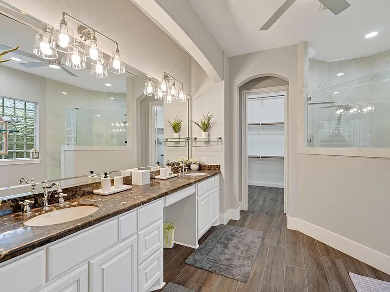 110 S Veilwood Cir — Photo 25