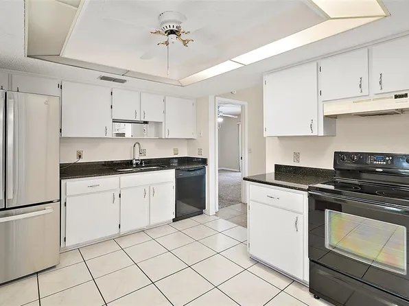 36482 Doral Dr, Grand Island, FL 32735