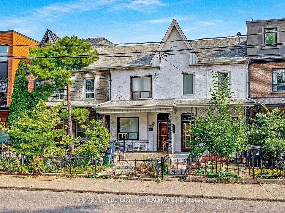 246 Niagara St #2