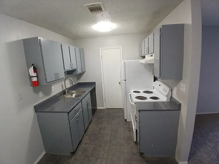 Stepping Stone Apartments — Photo 2