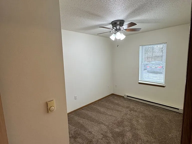 PIONEER BLUFF APARTMENTS — Photo 37