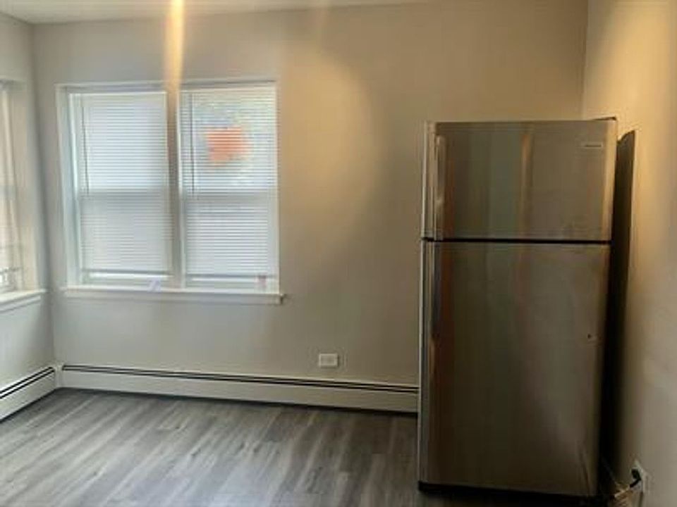 1st image of 305 Bluff Ave #1E