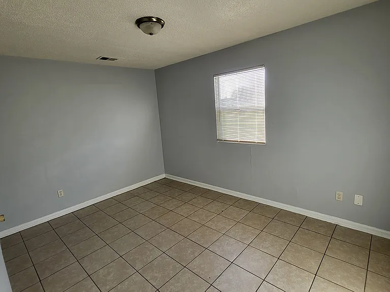 6149 Commodore Dr — Photo 8