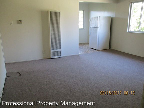 2nd image of 2035 22nd St APT 4