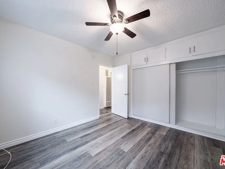 13343 Victory Blvd #4 — Photo 6