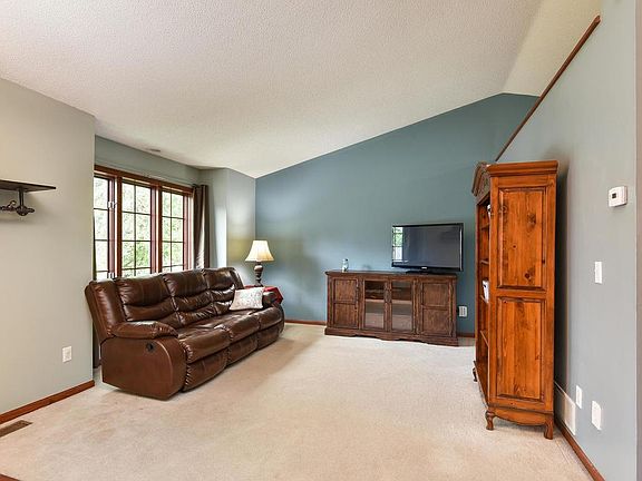 4th image of 1345 Woods Creek Dr