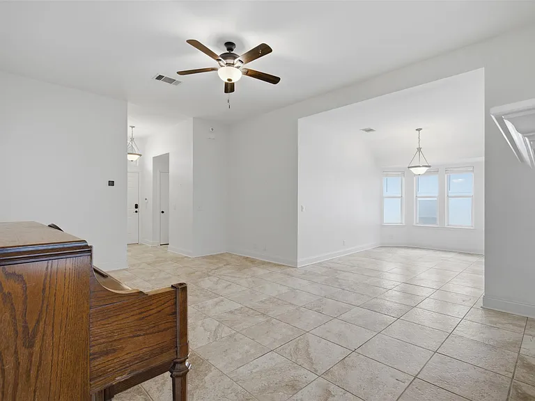 108 Songbird Ct — Photo 6