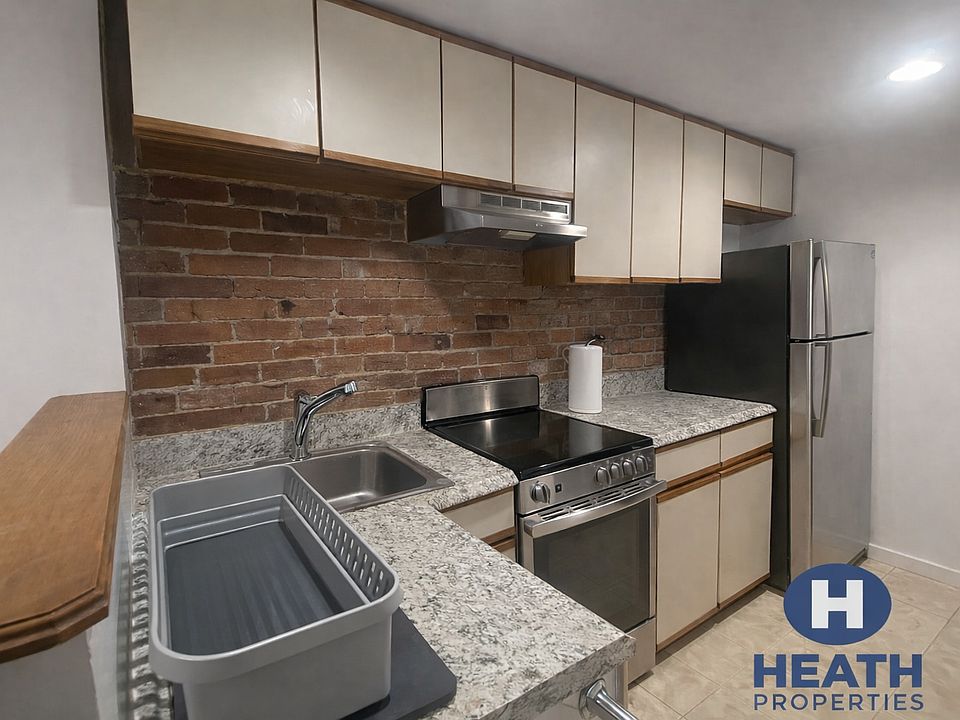 2nd image of 218 Hemenway St #2G