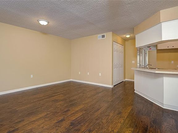 4th image of 5201 S Macdill Ave APT 106