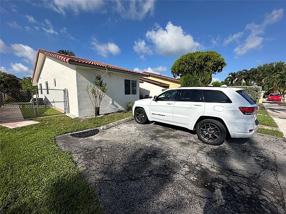 4th image of 11430 SW 5th Ter