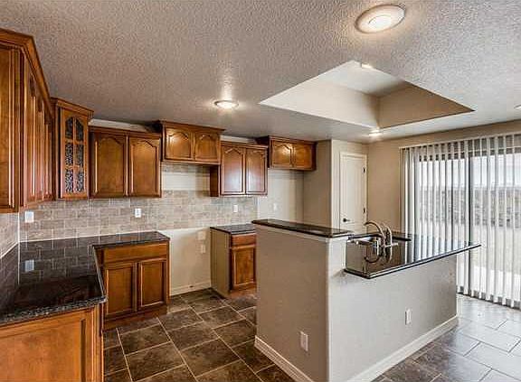2nd image of 7634 Mammoth Ln