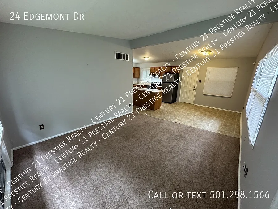 3 bed, 1.5 bath, 1008 sqft, $1,150 — Photo 3