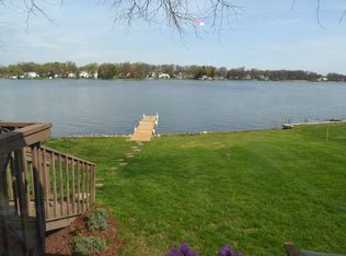 1216 Lakeview Dr, Wolverine Lake, MI 48390