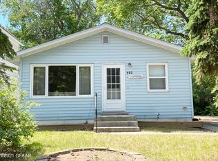 214 5th St, Langdon, ND 58249