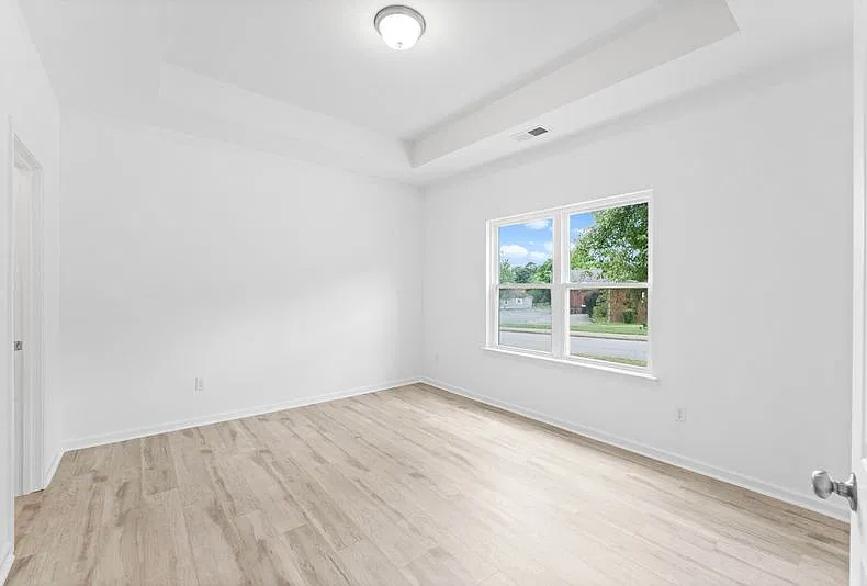 3 bed, 1272 sqft, $2,050 — Photo 4