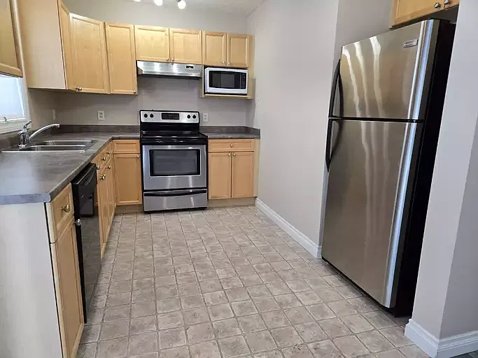 2 bed, 1.5 bath, 1100 sqft, $1,597 — Photo 3