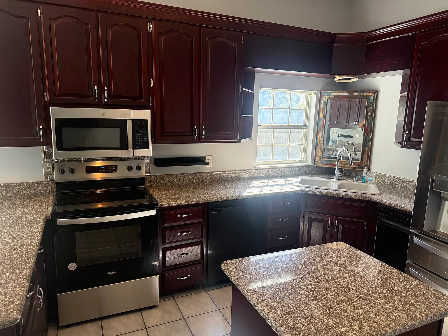 3 bed, 2.5 bath, 2341 sqft, $3,200 — Photo 4