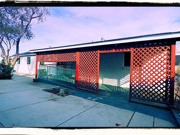 3rd image of 2830 Cedar St #3