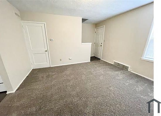 5th image of 848 S Central Dr