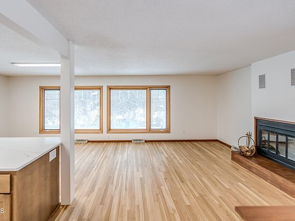 5th image of 2511 Stevens St