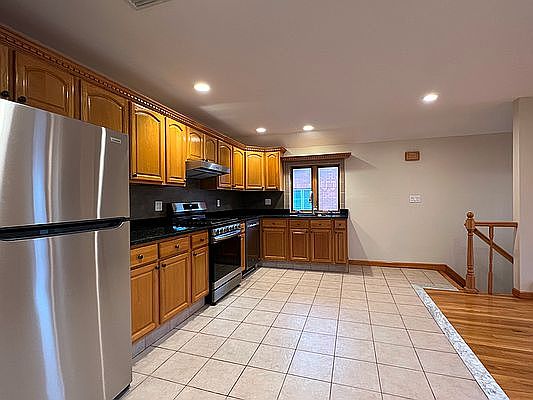 3rd image of 22-11 Ryan St #2
