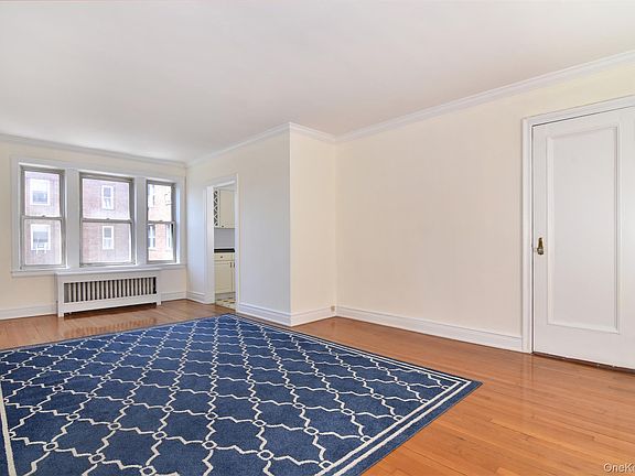 4th image of 280 Bronxville Road #5W