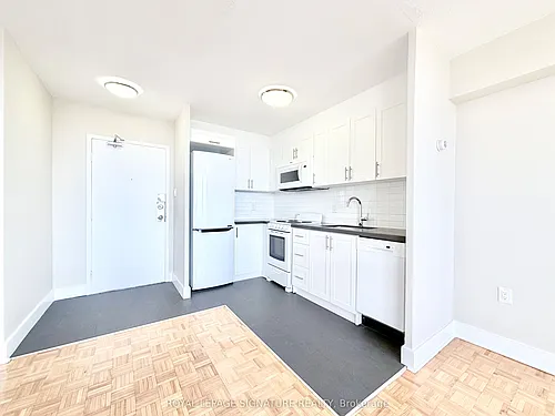 1500 Bathurst St Photo 1