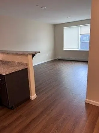 2 bed, 933 sqft, $1,276 — Photo 4