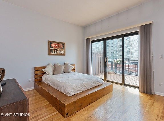5th image of 520 W Huron St APT 613