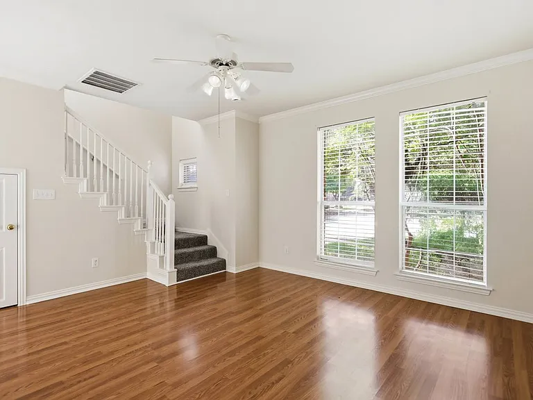 121 Wildwood Ct #300 — Photo 3