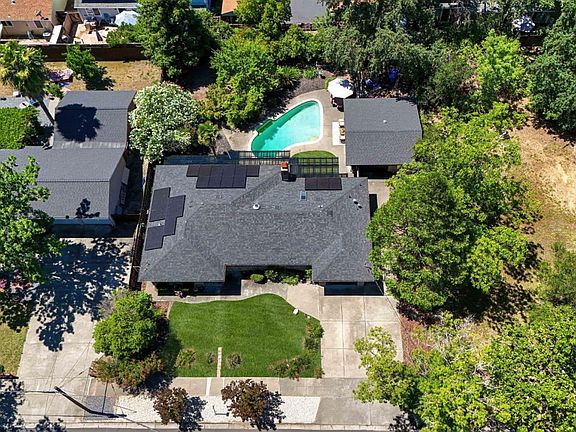 3rd image of 1705 Fair Way