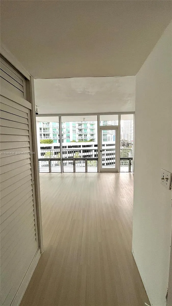 Building Photo - 1408 Brickell Bay Dr #916