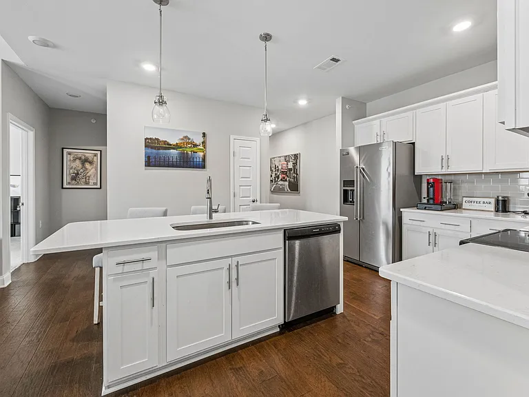 1801 Shadow Green Dr #304 — Photo 5