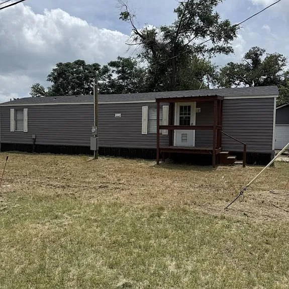 7305 Goodman Ln — Photo 2
