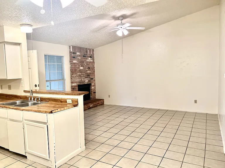 9511 Night Star Dr #B — Photo 3