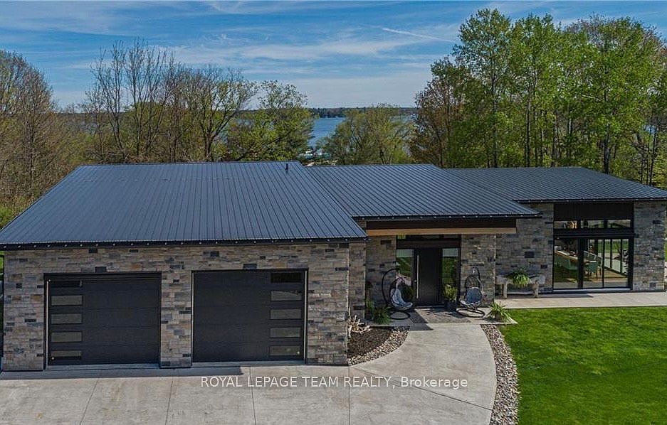 1st image of 8 Headlands Way
