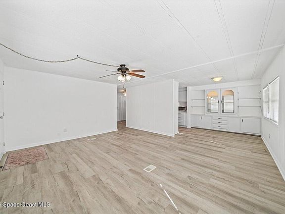 5th image of 1848 Seagrape St NE