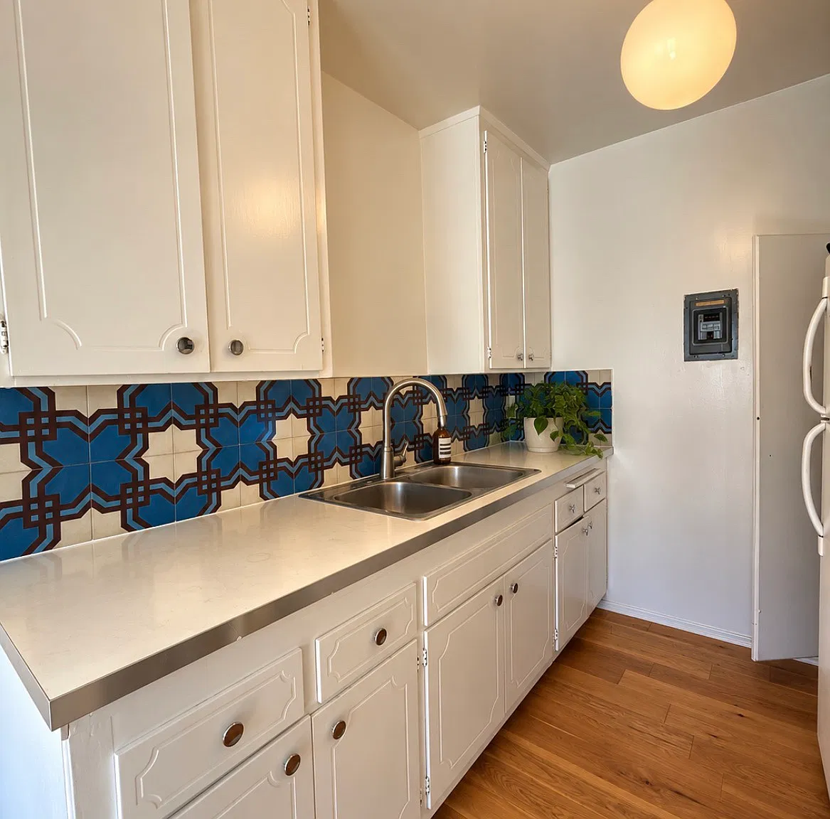 806 Coronado Ter — Photo 2