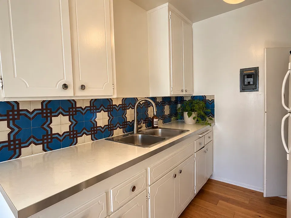 806 Coronado Ter #14