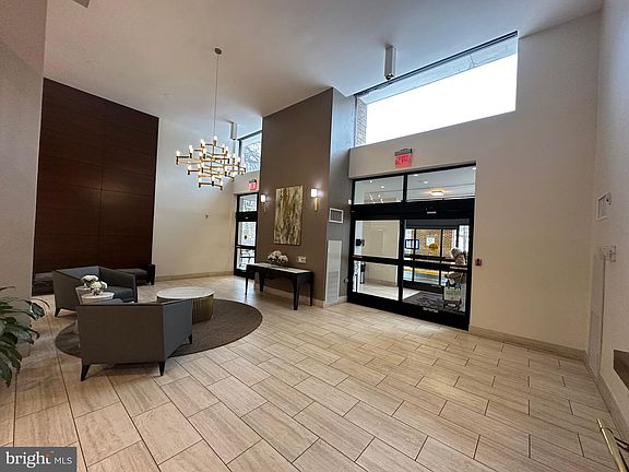 4th image of 2300 Pimmit Dr APT 313