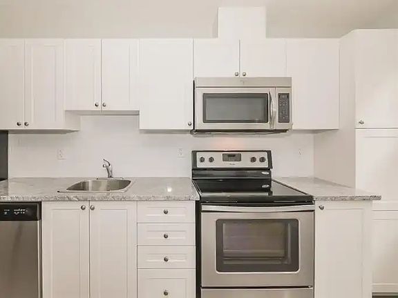 2nd image of 803 Gordon St #6