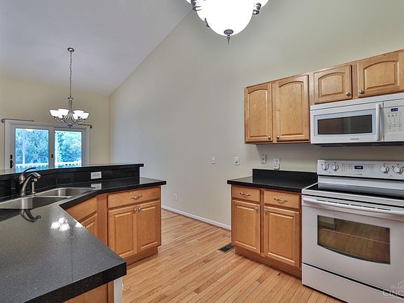 5th image of 2890 Parkwalk Dr