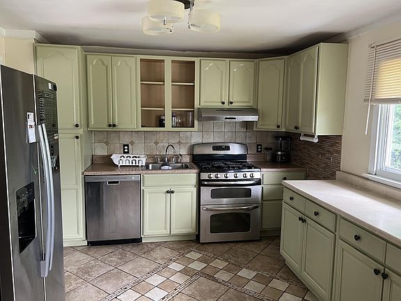 2nd image of 38 Barbara Ave