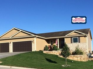 1032 Lobdell Dr, Manhattan, KS 66503