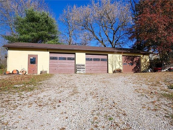 5th image of 1401 Potts Ln