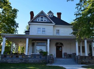 125 E 4th St, Holton, KS 66436