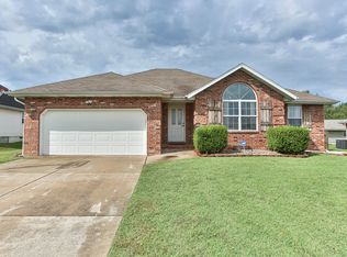 941 Woodhurst Dr, Marshfield, MO 65706