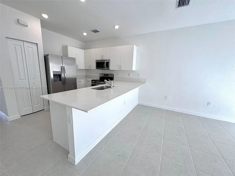 17854 SW 358th St — Photo 3